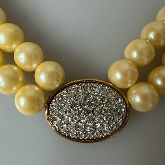 AVON VINTAGE President's Club Double Strand Faux Pearl Pavé Crystal Oval Pendant - Picture 7 of 13
